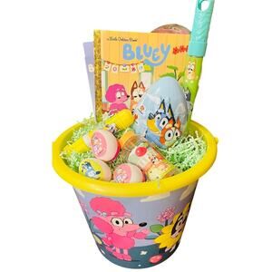 Bluey Happy Easter Large basket bundle includes one bracelet and four charms